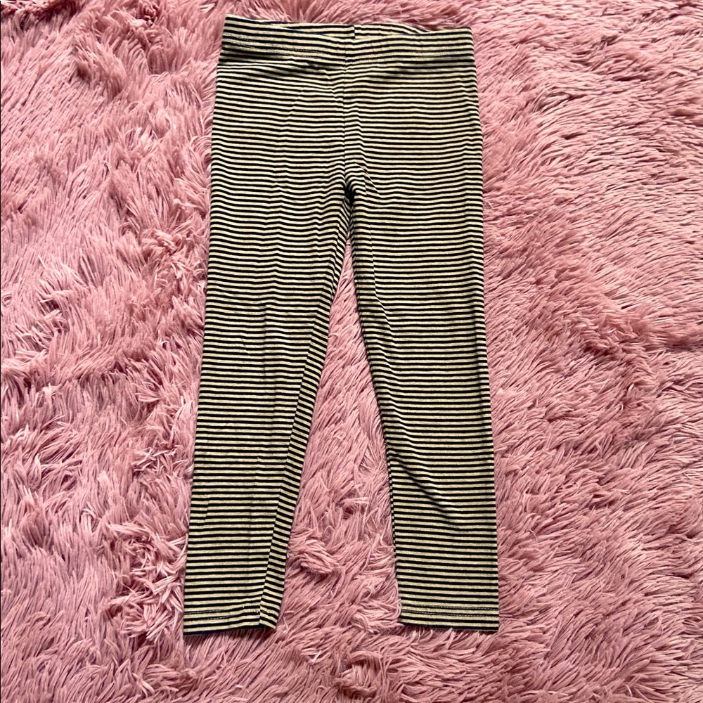 Carter’s 2PC Set - Picture 2 of 3